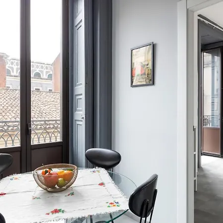 Con Tetti Affrescati A Centro Apartment *