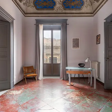 Con Tetti Affrescati A Centro Apartment *