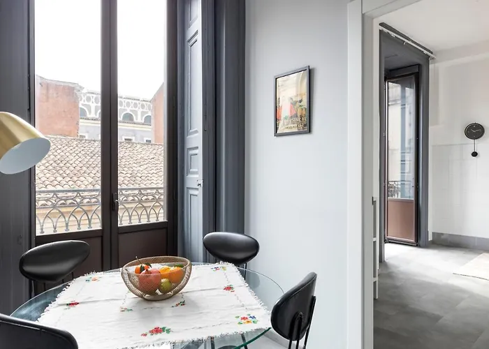 Con Tetti Affrescati A Centro Apartment *