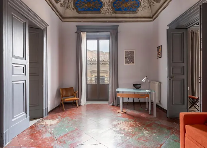 Con Tetti Affrescati A Centro Apartment *
